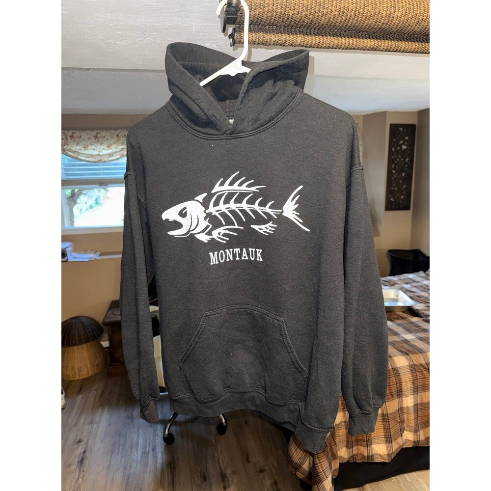 Montauk NY Fish Bone Hoodie Size Medium